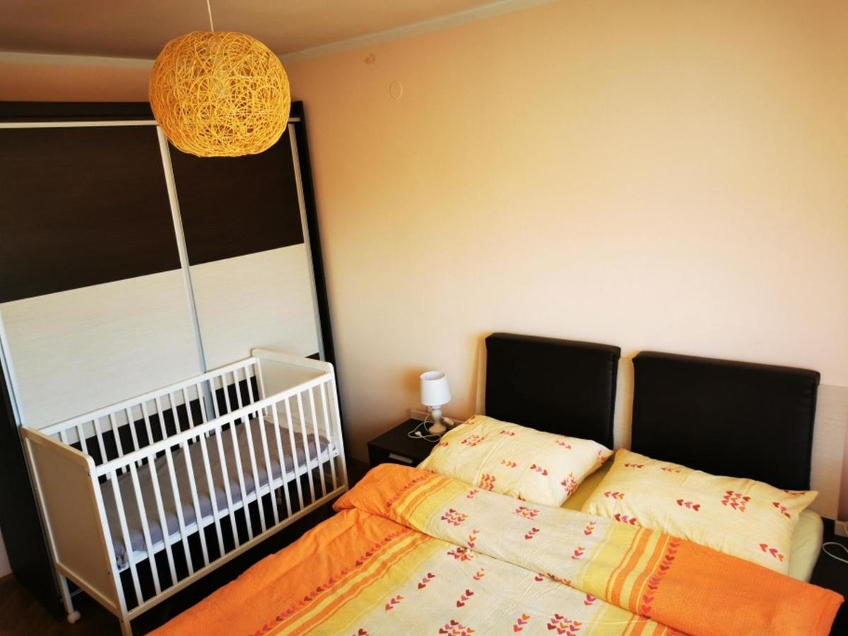 Apartamento Apartmant Sandra - Big Terace And Free Parking Karlovac Exterior foto