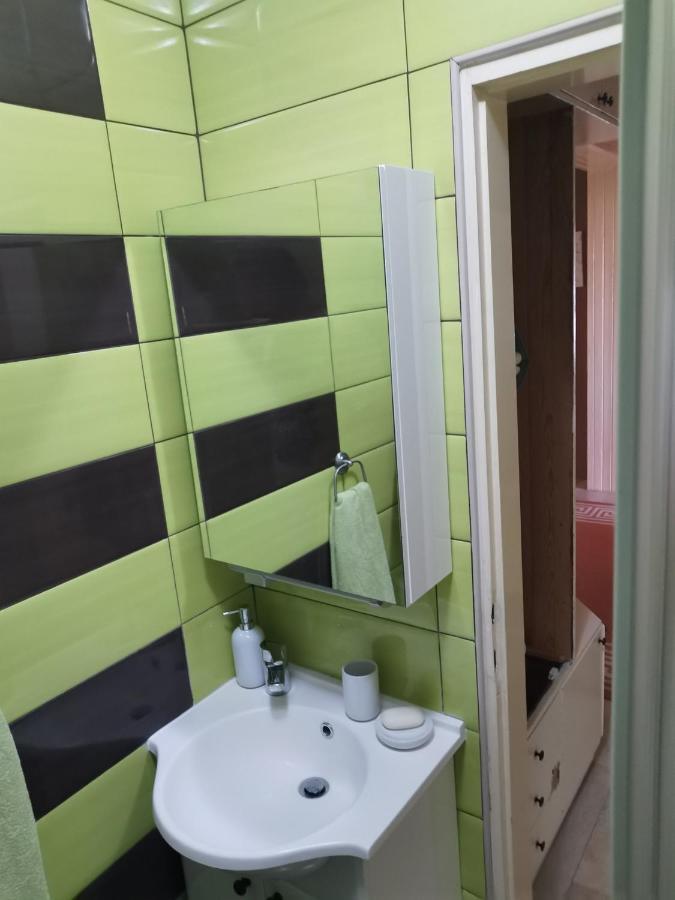 Apartamento Apartmant Sandra - Big Terace And Free Parking Karlovac Exterior foto